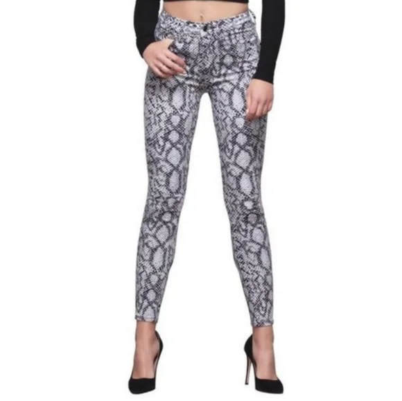 Good American Skinny Jeans - Picture 12 of 12